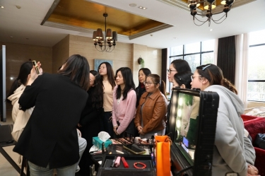 芳华正好 致敬“她”力量|8868体育官网登录入口2026年度妇女节活动温情回眸